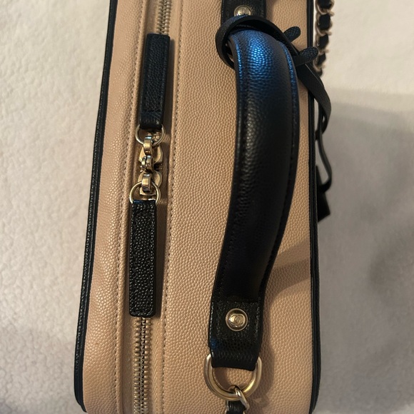 CHANEL Large Filigree Tan and Black Quilted Caviar Women's Bag - Picture 3 of 11